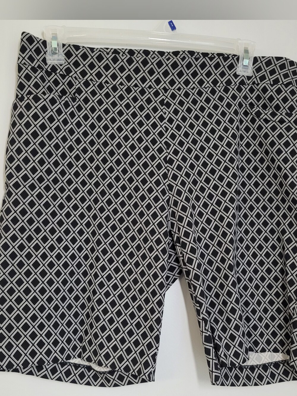 George Black and White Geometric Shorts 2X EUC